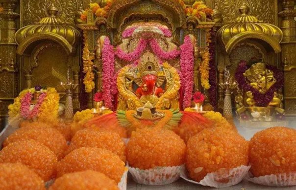 મુંબઇના સિદ્ધિવિનાયક મંદિરના પ્રસાદની શુદ્ધતા સામે પણ સવાલ , લાડુ પ્રસાદના પેકેટમાં ઉંદર ફરતા જોવા મળ્યા