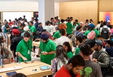 iPhone સિરીઝ iPhone 16 સિરીઝનું પહેલું વેચાણ આજથી ભારતમાં શરૂ , મુંબઈના BKC ખાતે એપલ સ્ટોરની બહાર એક વિશાળ ભીડ ,