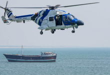 પોરબંદરમાં સમુદ્ર નજીક કોસ્ટગાર્ડનું હેલિકોપ્ટર ક્રેશ થતા 4 માંથી ત્રણ જવાનો લાપતા થયા હતા. જ્યારે 1 જવાન મળી આવ્યો હતો.