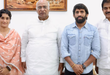 કૂસ્તીના બે પૂર્વ દિગ્ગજ ખેલાડીઓ વિનેશ ફોગાટ અને બજરંગ પુનિયાએ આખરે કોંગ્રેસનો 'હાથ' પકડી લીધો છે.