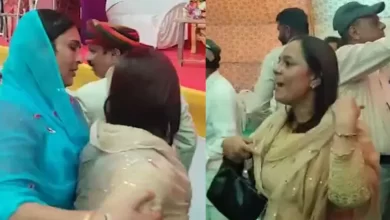 આજે 20 સપ્ટેમ્બરને શુક્રવારે અમદાવાદના ગોતા વિસ્તારમાં રાજપૂત ભવન ખાતે ક્ષત્રિય સમાજનું ભવ્ય સંમેલન યોજાયું :આ કાર્યક્રમમાં પદ્મિનીબા વાળાને સ્ટેજ પર સ્થાન ન મળતાં તેમણે મહિલાઓનું સન્માન ન જળવાતું હોવાની વાત કરી હોબાળો મચાવ્યો હતો. હતું