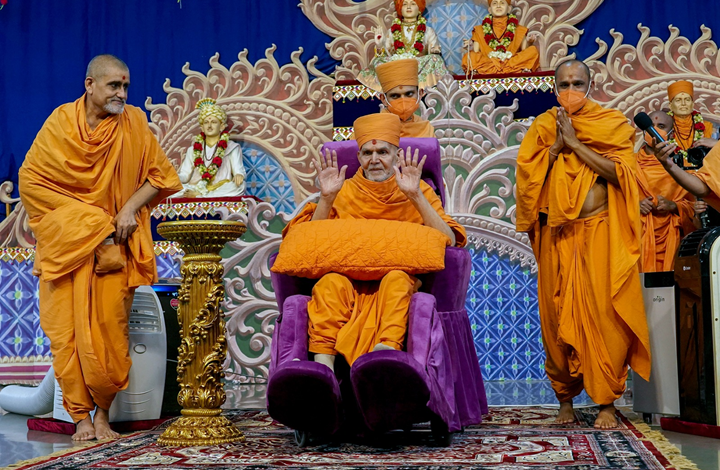 જૂનાગઢમાં મહંત સ્વામીના વધામણા, નવરાત્રીમાં મહંત સ્વામીના સાંનિધ્યમાં યોજાશે આ કાર્યક્રમો ,