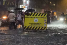 મુંબઈમાં મંગળવારે ભારે વરસાદ પડ્યો હતો. મુંબઈના અંધેરી, જોગેશ્વરી, ગોરેગાંવ સહિત ઘણા વિસ્તારોમાં સાંજે ભારે વરસાદ પડ્યો