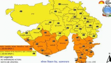હવામાન વિભાગની આગાહી પ્રમાણે રાજ્યમાં આગામી ત્રણ કલાકમાં 41થી 61 કિલો મીટરની ઝડપે પવન ફૂંકાશે. સૌરાષ્ટ્રમાં ભારેથી અતિભારે વરસાદની આગાહી કરાઈ છે ,